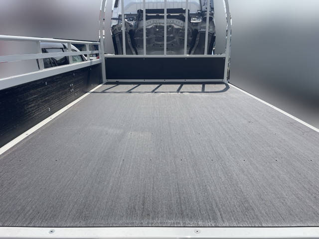 いすゞエルフ平ボディ小型（2t・3t）[写真07]