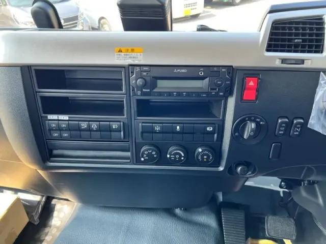 三菱ふそうファイターコンテナ専用車中型（4t）[写真12]