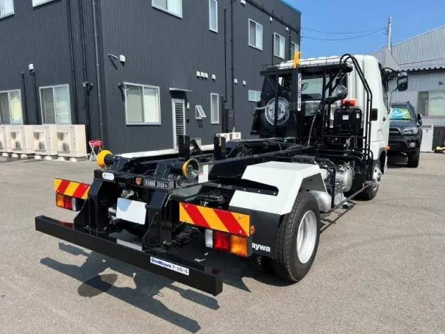 三菱ふそうファイターコンテナ専用車中型（4t）[写真02]