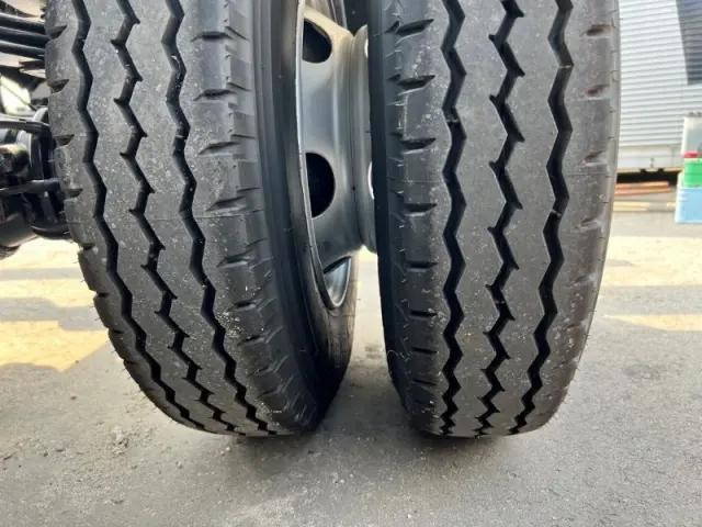 三菱ふそうファイターコンテナ専用車中型（4t）[写真24]