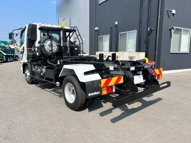 三菱ふそうファイターコンテナ専用車中型（4t）[写真04]