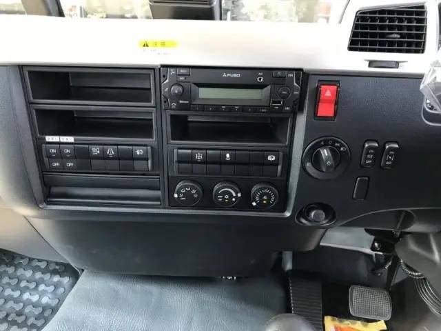 三菱ふそうファイターコンテナ専用車中型（4t）[写真11]