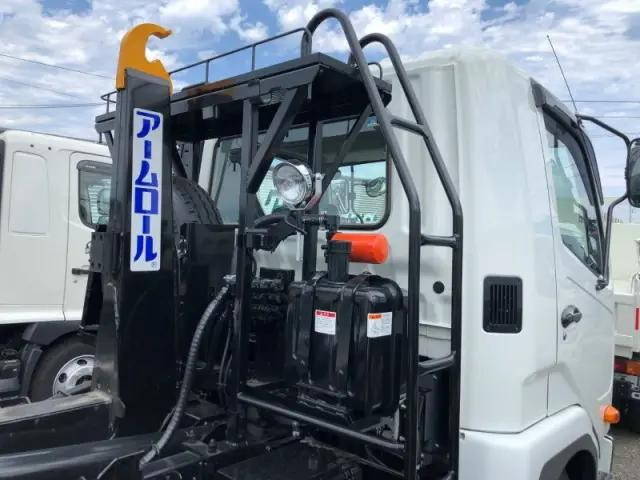 三菱ふそうファイターコンテナ専用車中型（4t）[写真27]