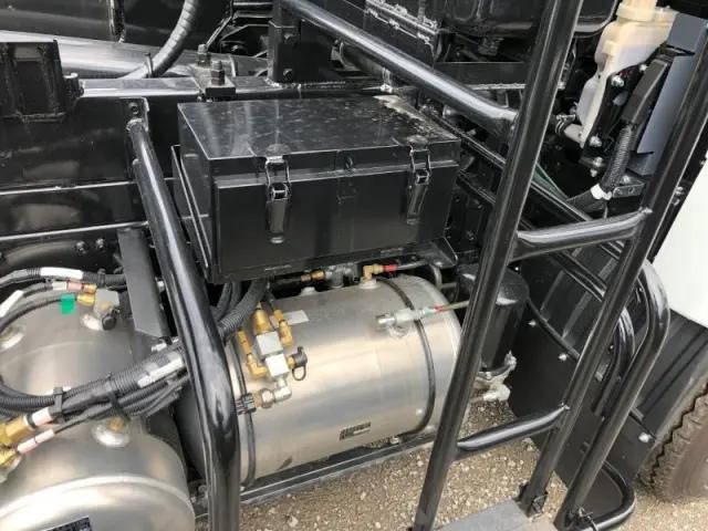 三菱ふそうファイターコンテナ専用車中型（4t）[写真28]