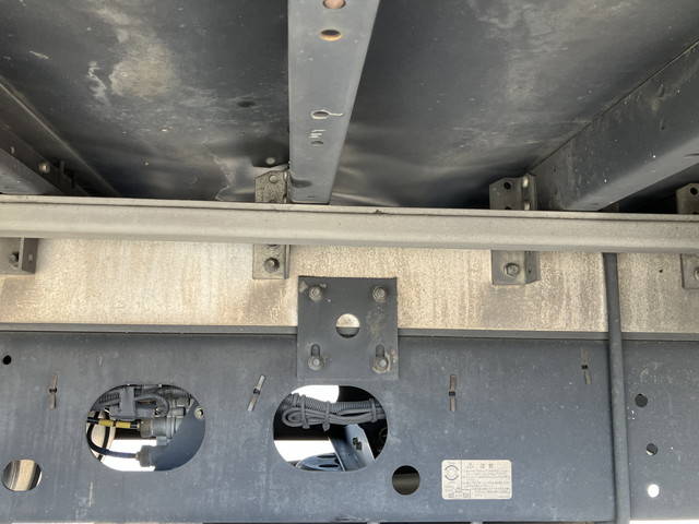 いすゞフォワードアルミウイング中型（4t）[写真24]