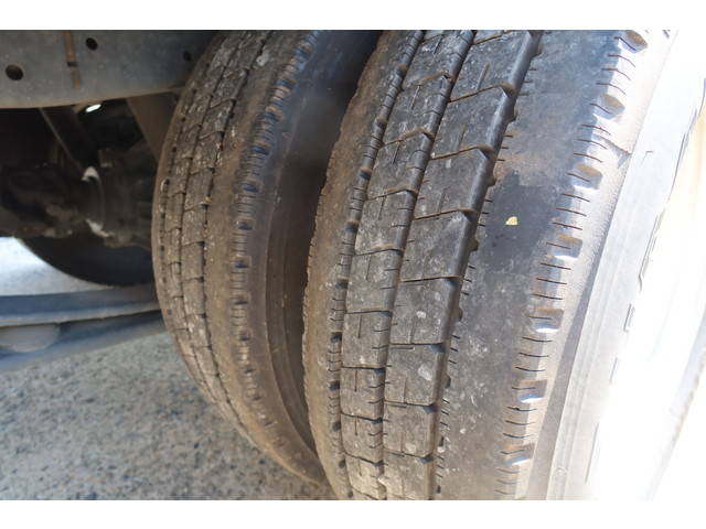 いすゞエルフ平ボディ小型（2t・3t）[写真15]