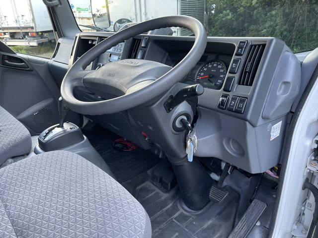 いすゞエルフ冷凍車（冷蔵車）小型（2t・3t）[写真32]