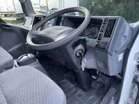 いすゞエルフ冷凍車（冷蔵車）小型（2t・3t）[写真33]