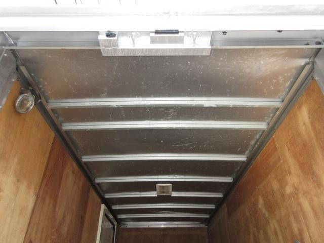 トヨタトヨエースパネルバン小型（2t・3t）[写真18]