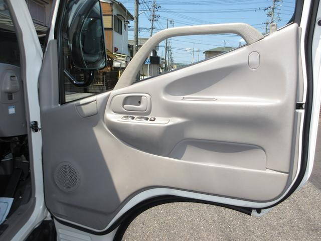 トヨタトヨエースパネルバン小型（2t・3t）[写真23]