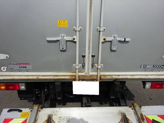 三菱ふそうキャンターアルミバン小型（2t・3t）[写真13]