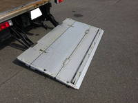 三菱ふそうキャンターアルミバン小型（2t・3t）[写真17]