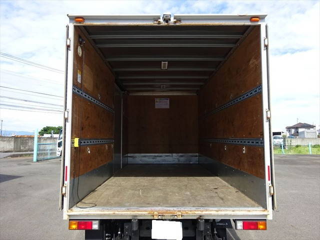 三菱ふそうキャンターアルミバン小型（2t・3t）[写真17]