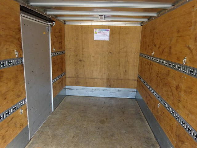 三菱ふそうキャンターアルミバン小型（2t・3t）[写真18]