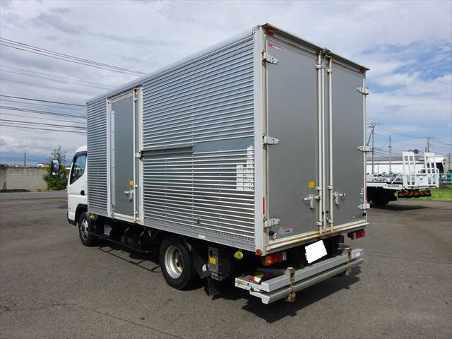 三菱ふそうキャンターアルミバン小型（2t・3t）[写真02]