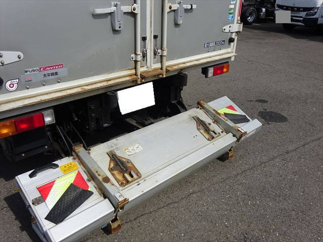 三菱ふそうキャンターアルミバン小型（2t・3t）[写真21]