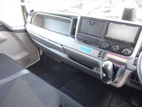 三菱ふそうキャンターアルミバン小型（2t・3t）[写真29]