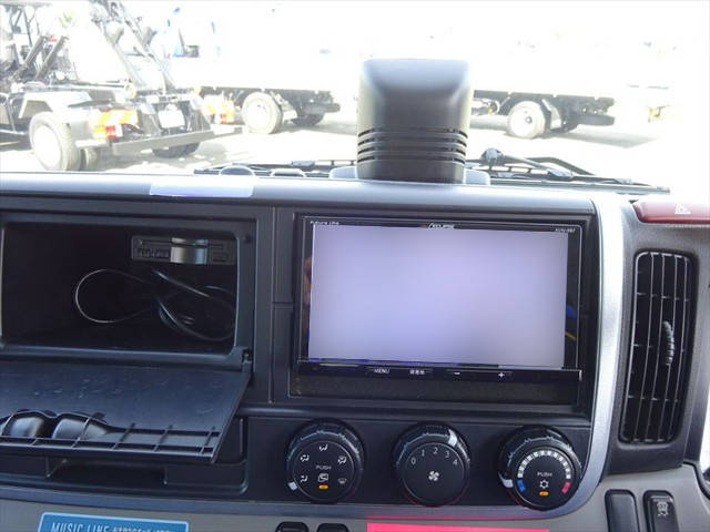 三菱ふそうキャンターアルミバン小型（2t・3t）[写真30]