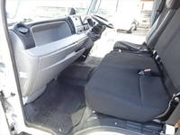 三菱ふそうキャンターアルミバン小型（2t・3t）[写真32]