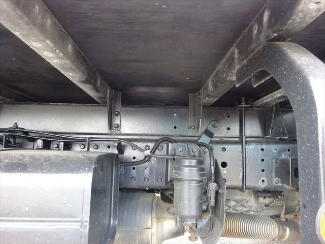 三菱ふそうキャンターアルミバン小型（2t・3t）[写真08]