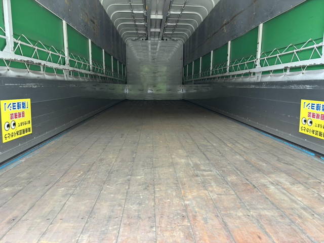 日野プロフィア幌ウイング大型（10t）[写真12]