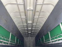 日野プロフィア幌ウイング大型（10t）[写真14]