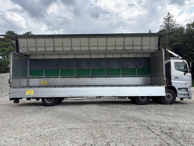 日野プロフィア幌ウイング大型（10t）[写真16]