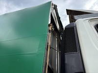 日野プロフィア幌ウイング大型（10t）[写真19]