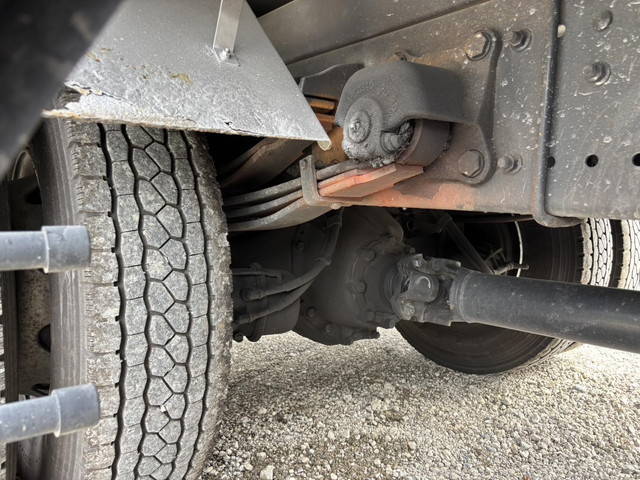 日野プロフィア幌ウイング大型（10t）[写真21]