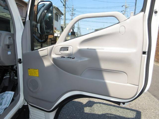 日野デュトロパネルバン小型（2t・3t）[写真21]