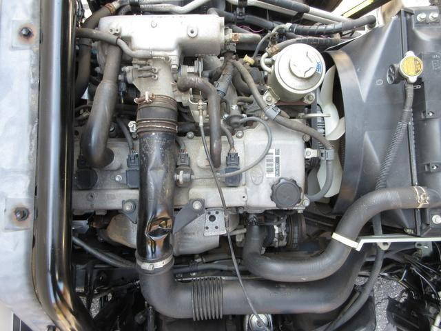 日野デュトロパネルバン小型（2t・3t）[写真28]