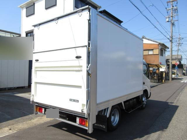 日野デュトロパネルバン小型（2t・3t）[写真04]