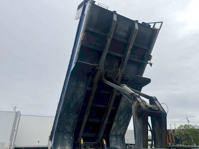 日野プロフィアダンプ大型（10t）[写真16]