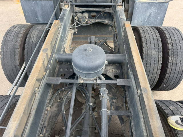 日野プロフィアダンプ大型（10t）[写真23]