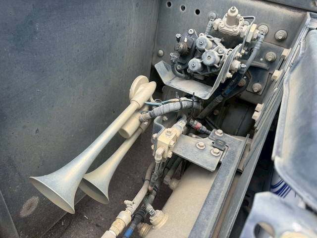 日野プロフィアダンプ大型（10t）[写真25]