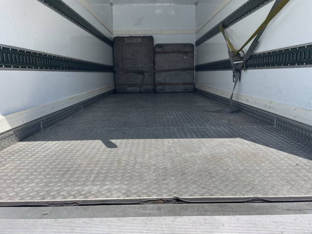 いすゞエルフパネルバン小型（2t・3t）[写真04]