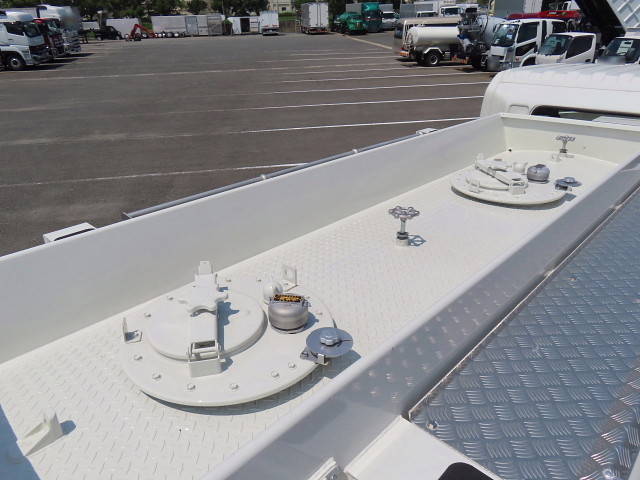 日野レンジャータンク車（タンクローリー）中型（4t）[写真25]