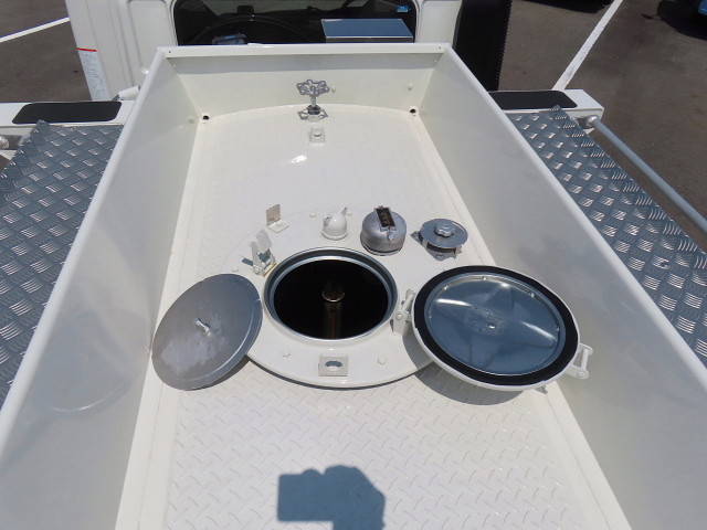 日野レンジャータンク車（タンクローリー）中型（4t）[写真27]