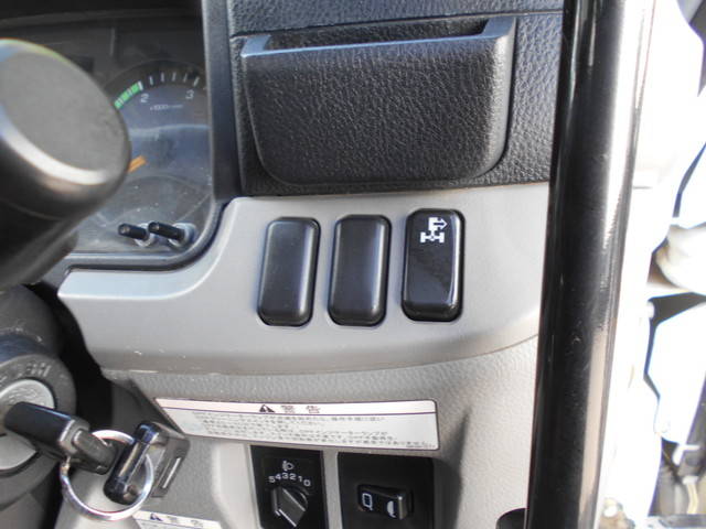 三菱ふそうキャンターダンプ小型（2t・3t）[写真35]