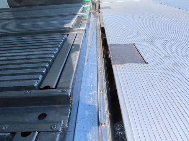 いすゞギガ冷凍車（冷蔵車）大型（10t）[写真31]