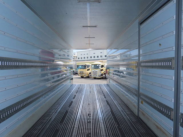 いすゞギガ冷凍車（冷蔵車）大型（10t）[写真35]