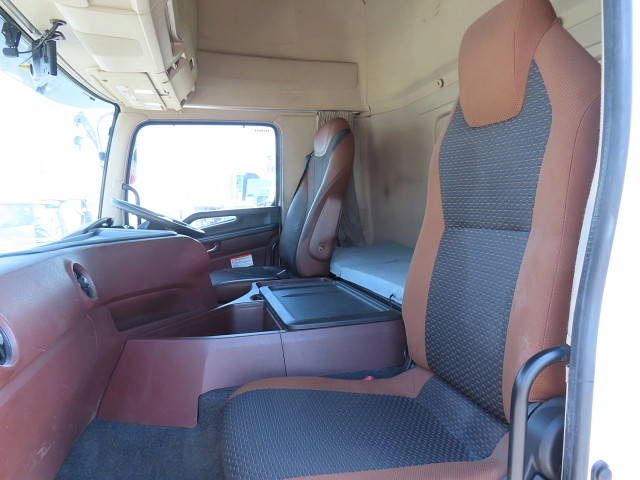 日野プロフィアアルミウイング大型（10t）[写真20]