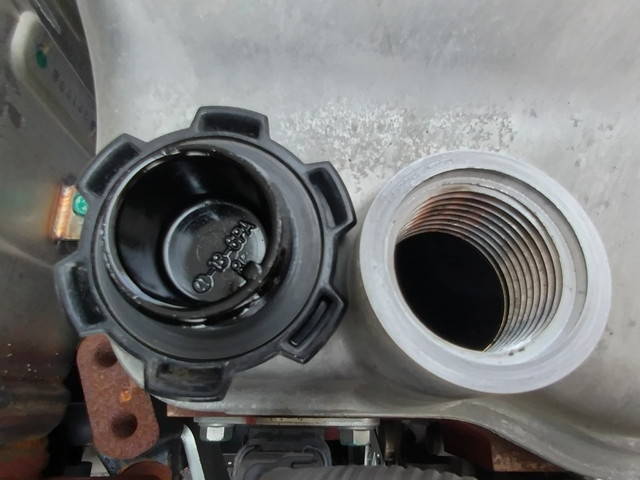 日野レンジャーアルミウイング中型（4t）[写真15]