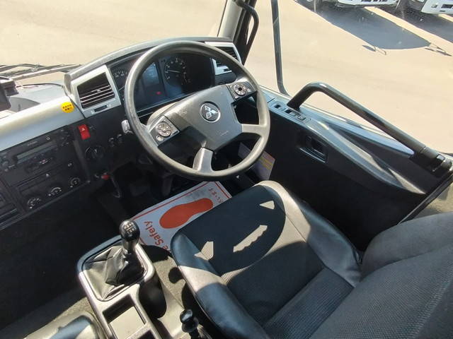 三菱ふそうファイター平ボディ増トン（6t・8t）[写真21]