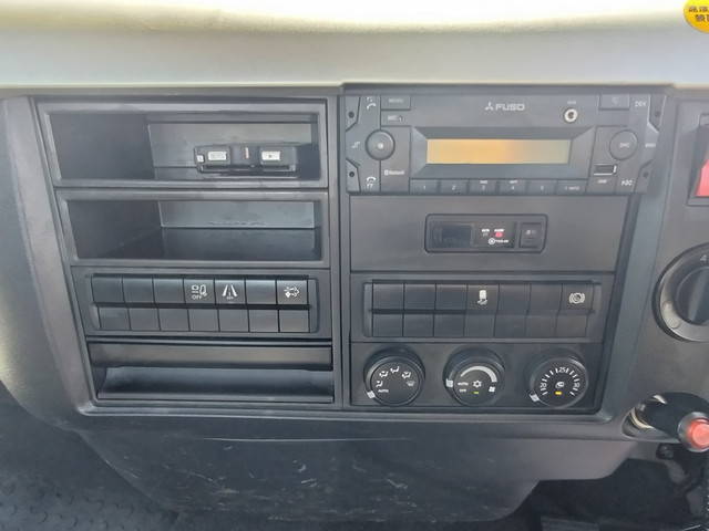 三菱ふそうファイター平ボディ増トン（6t・8t）[写真23]