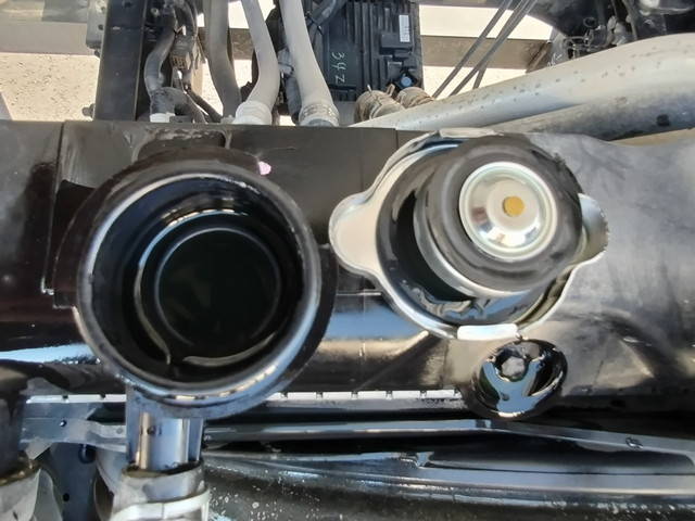 いすゞフォワードコンテナ専用車中型（4t）[写真16]