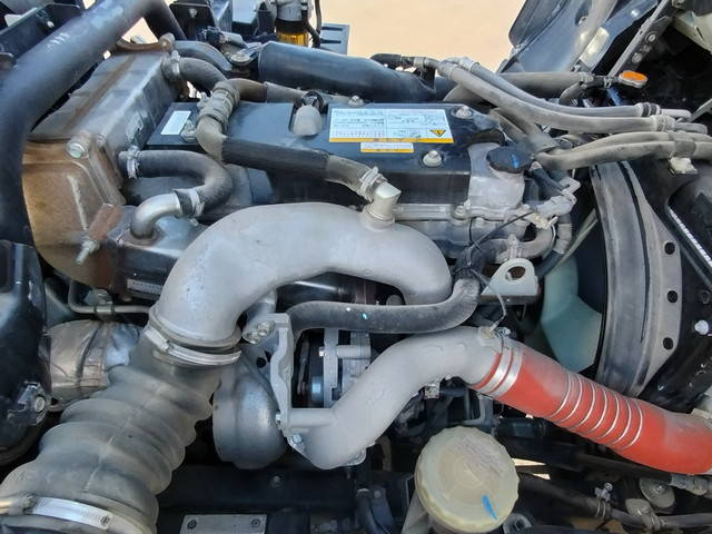 いすゞフォワードコンテナ専用車中型（4t）[写真18]