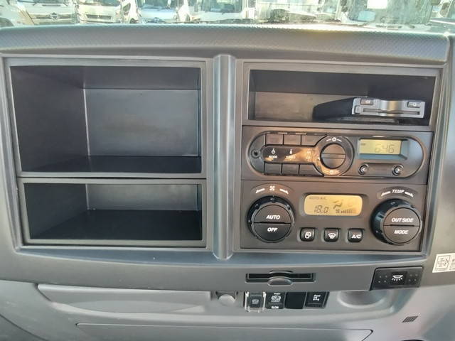 いすゞフォワードコンテナ専用車中型（4t）[写真27]