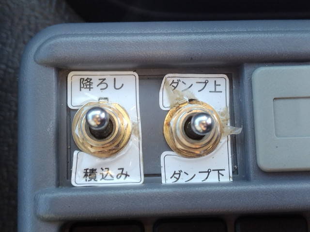 いすゞフォワードコンテナ専用車中型（4t）[写真28]