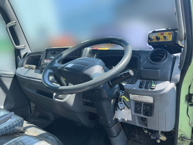 三菱ふそうキャンターパッカー車（塵芥車）小型（2t・3t）[写真32]